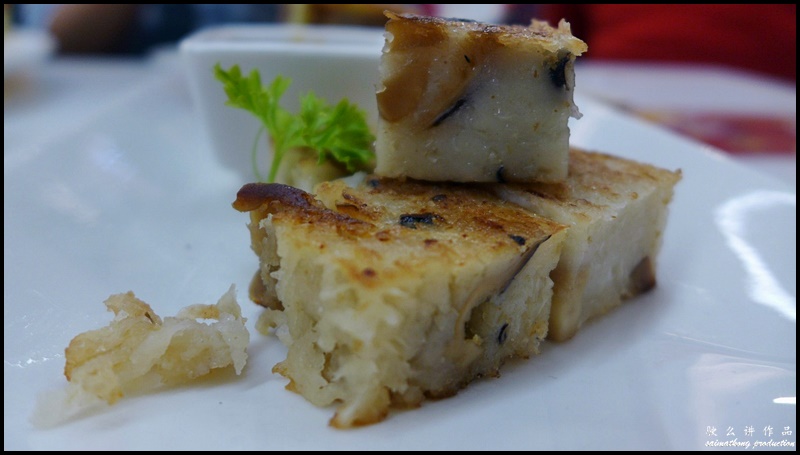 Celebrating Monkey Year @ Hui Lau Shan 許留山 : Prosperity HK Signature Radish Cake