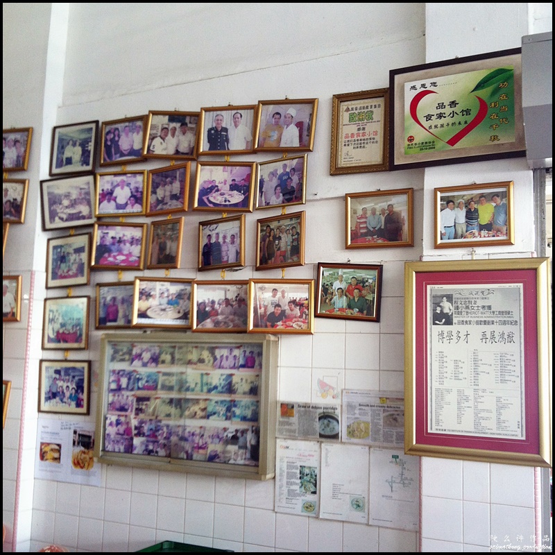 Restoran Pan Heong @ Medan Batu Caves - The Wall of Fame - photos of famous celebrities and politicians that have visited this restaurant.