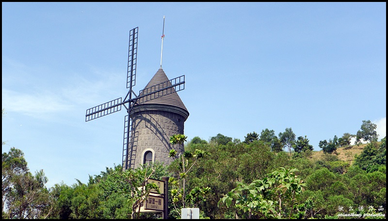 Our first stop at Yilan was Mr Brown Coffee Castle (伯朗咖啡城堡)- a nice castle selling coffee ;)