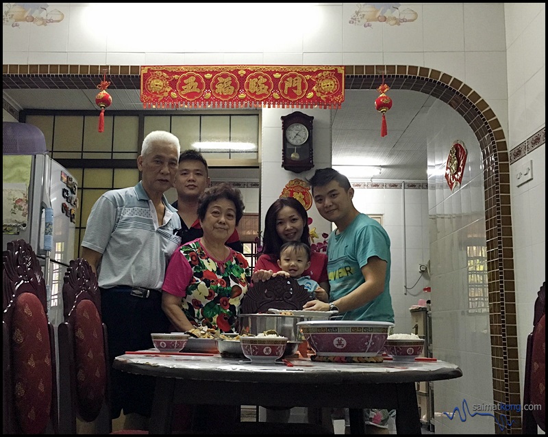 Quick photo session before the CNY Reunion Dinner