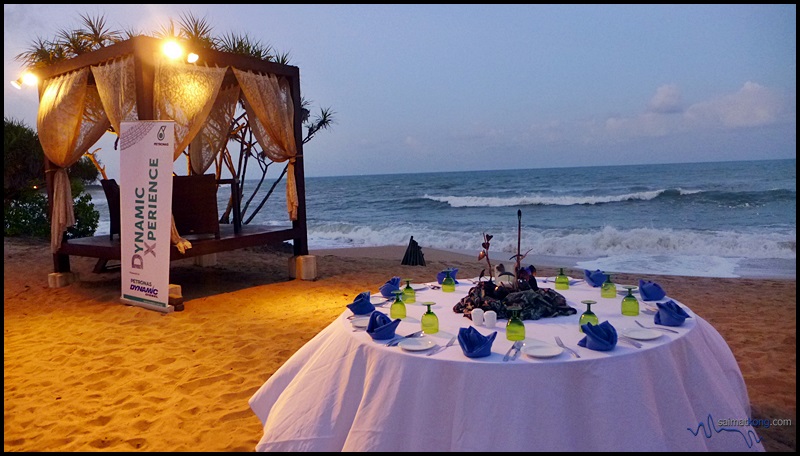 Such a nice evening with a beautiful view of the sunset - perfect for a romantic dinner by the beach.