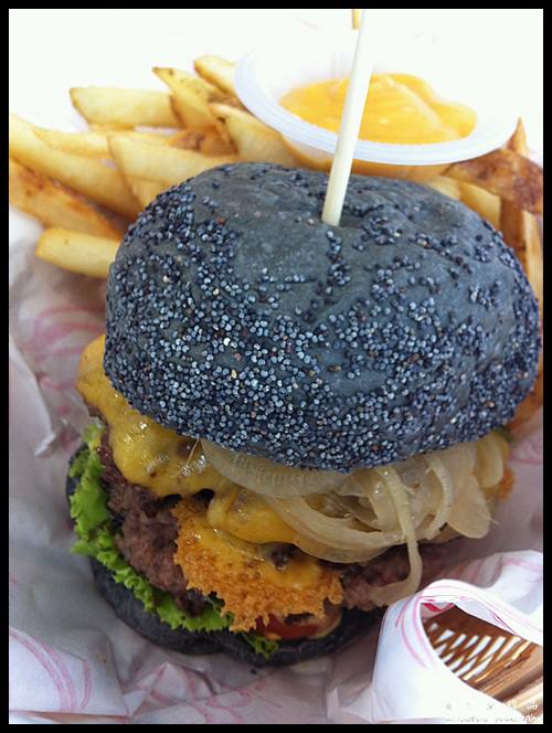 Double Rainbow RM18.00 : Crayon Burger @ SS15, Subang Jaya