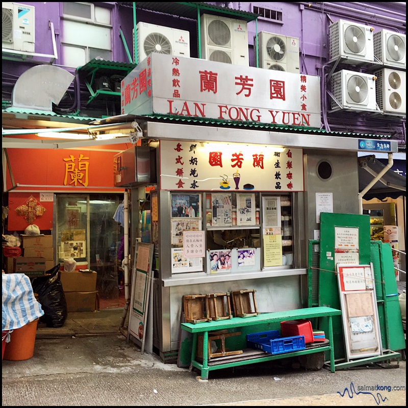 Lan Fong Yuen started of as a Dai Pai Dong and they are famous for their milk tea or also known as silk stocking milk tea (絲襪奶茶). 