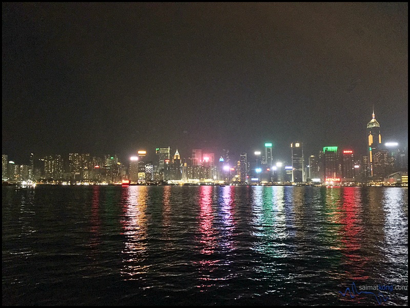 When in Hong Kong, must take photo of the beautiful night view.