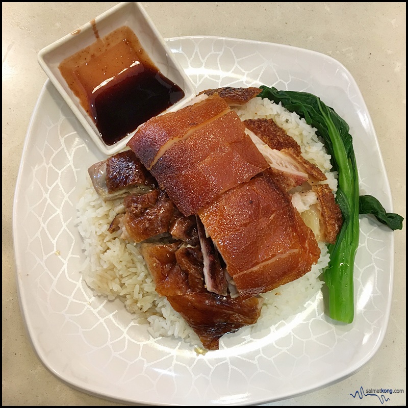 Wifey had Three Treasures rice (三寶飯) which consists of suckling pig, roasted pork & roasted duck. I tried a bit and it was good.