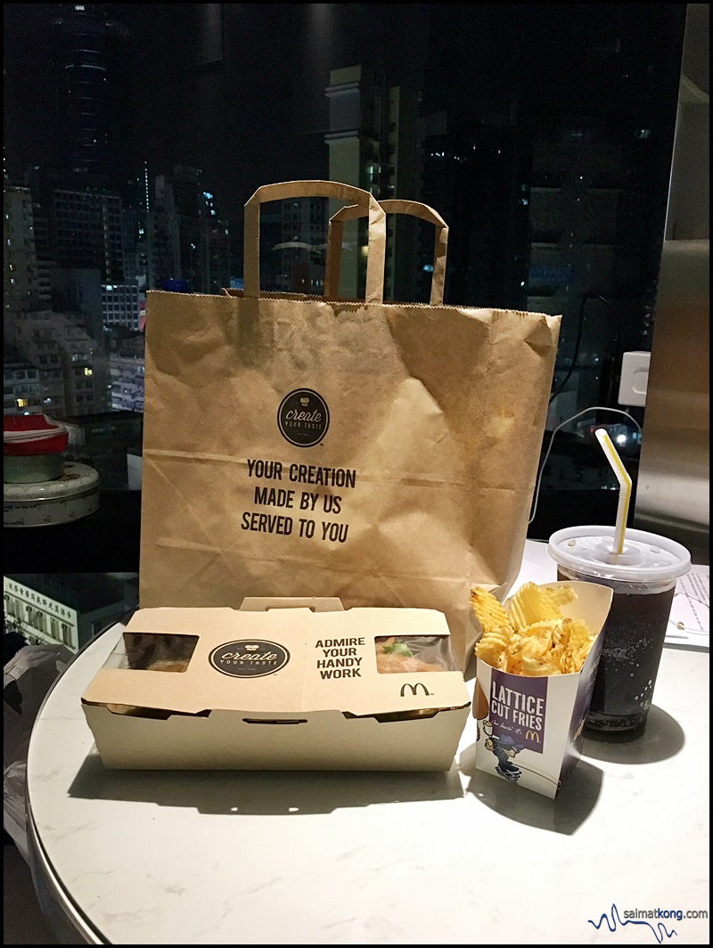 After our expensive lunch at Yung Kee, dinner for tonight is fast food. I have the habit of trying out McDonald's whenever I travel Coz they tend to have different menus :) 