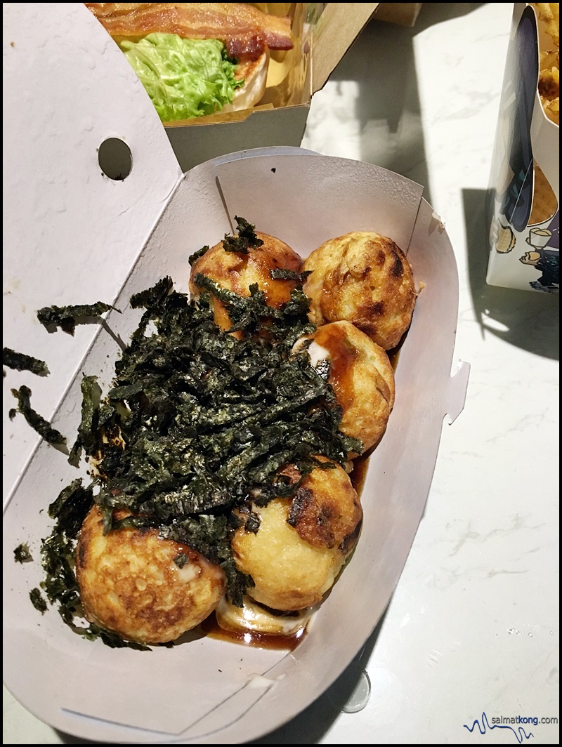 Bought takoyaki from the street vendor nearby our hotel.