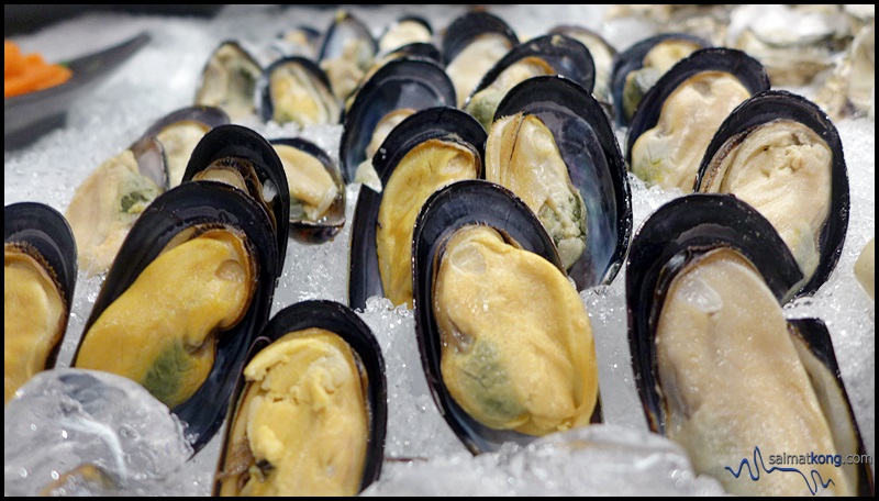 Buffet Ramadhan 2016 @ TEMPTationS, Renaissance KL : Selection of seafood on ice.