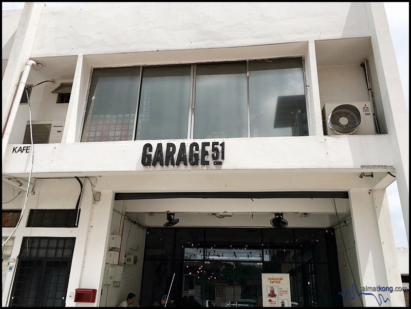 Garage 51 by Coffee Societe occupies a corner shop lot opposite Sunway University. 