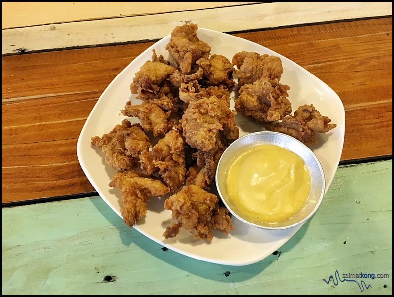 Chuup @ Damansara Jaya, PJ - The Chicken Chuppies are perfectly bite sized. It's made with chicken thigh meat which is crunchy on the outside but tender on the inside. And yea, their homemade honey mustard dipping sauce is really nice. 