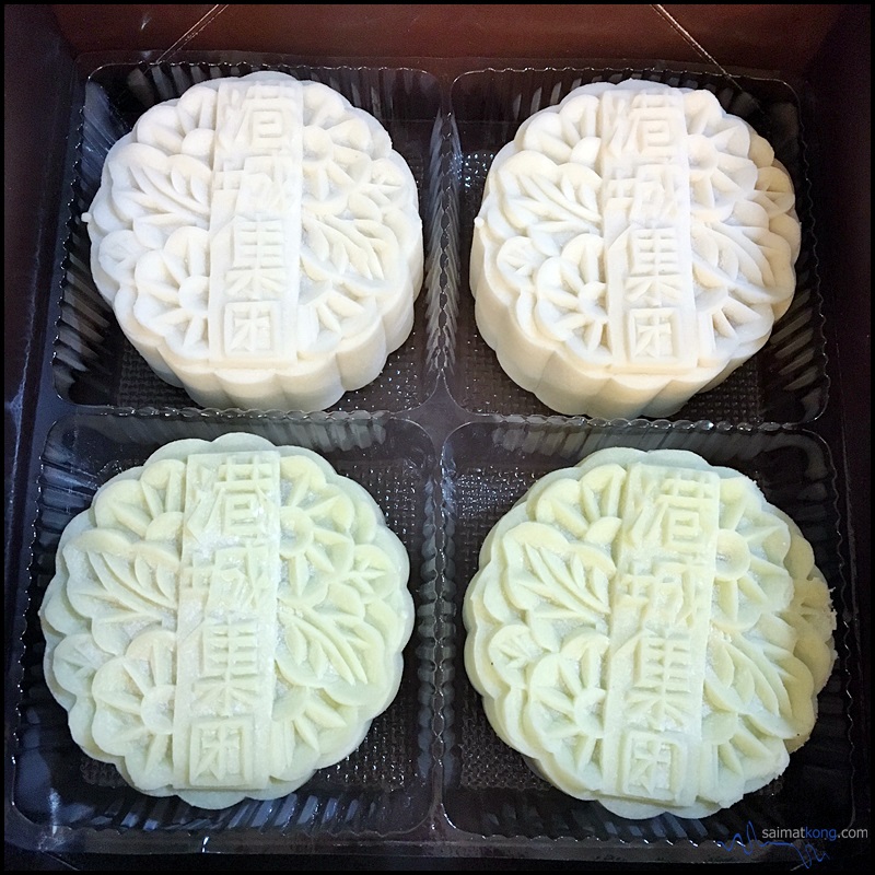 This year, I managed to get a box of the snow skin mooncakes from Oriental Group :) 