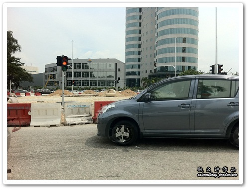 Traffic lights replaced Rothman’s roundabout in SS2