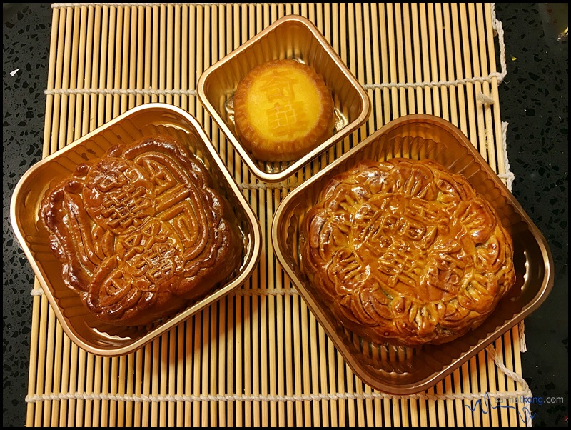 To get your hands on these delicious Kee Wah Bakery mooncakes to celebrate the Mid-Autumn Festival, head over to their booth at 1Utama.