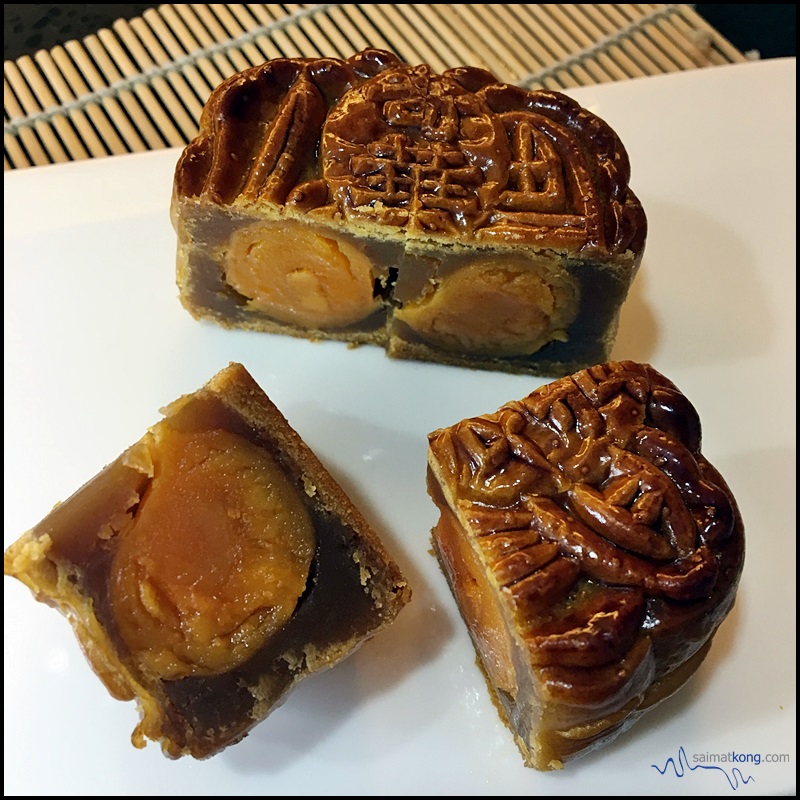 The Golden Lotus Seed Paste Mooncake is one of Kee Wah Bakery's signature mooncakes.
