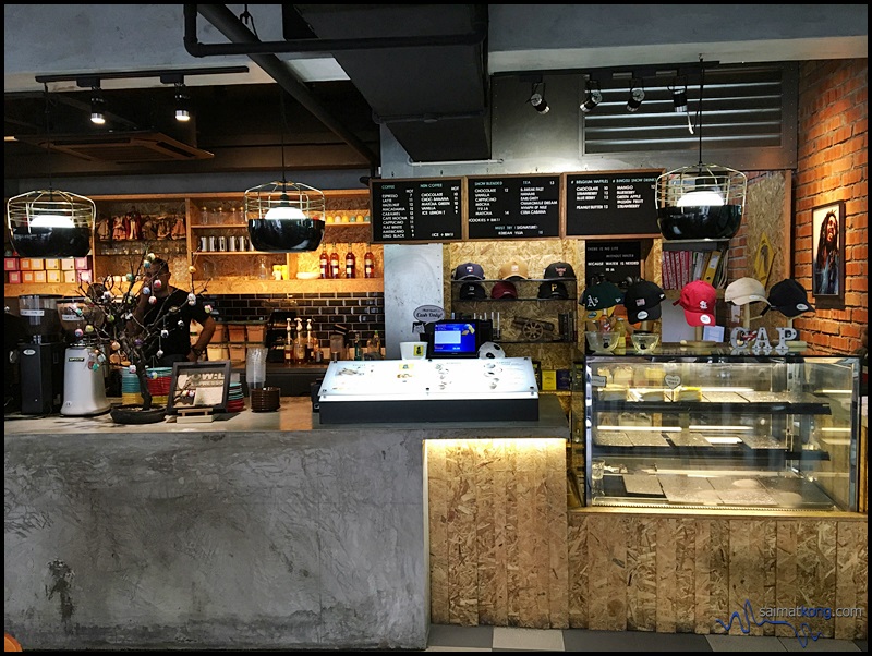 OW:L Espresso serves a variety of bingsu, coffee, Belgium waffles and non-coffee drinks. 