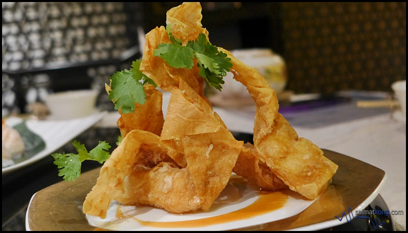 All-You-Can-Eat Dim Sum Buffet @ Lai Ching Yuen (荔晶园), Grand Millenium Kuala Lumpur : Deep Fried Bean Curd Roll with Shrimp is another favorite of mine from the dim sum menu.