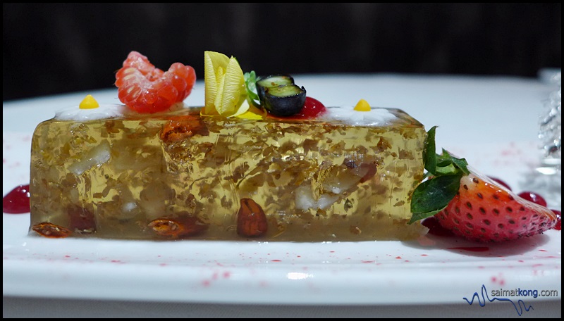 MIGF 2016 Menu @ Dynasty Restaurant, Renaissance Hotel KL - Golden Potato with Egg Yolk Custard and Traditional Alkaline Cake for a sweet ending to our meal. 