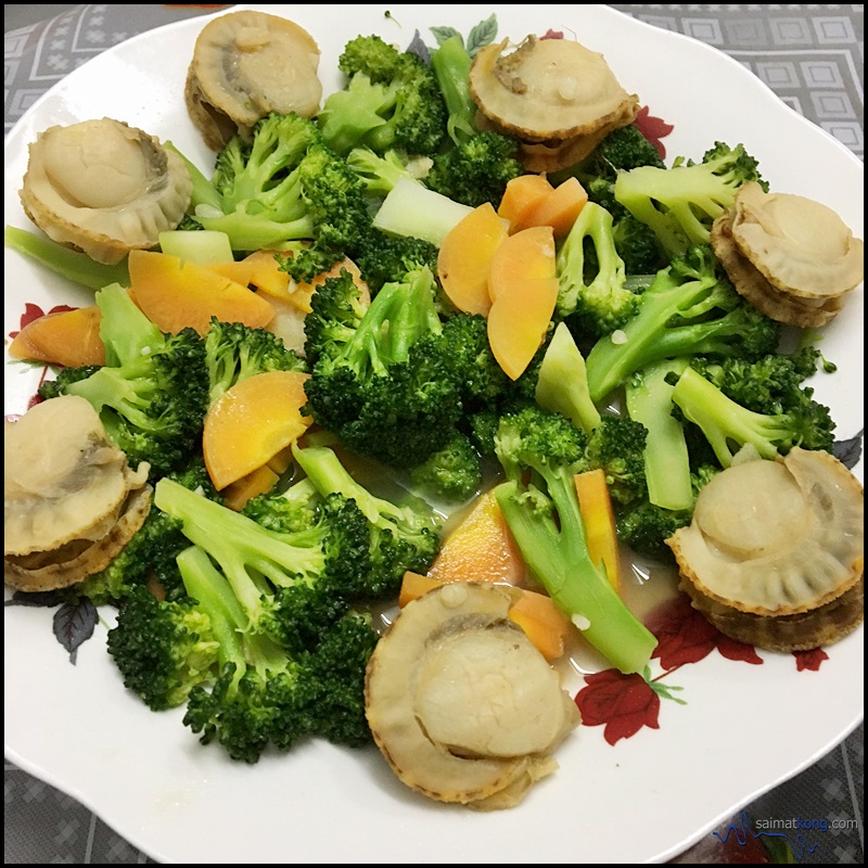 Broccoli with Ginger, Carrot and Scallops.