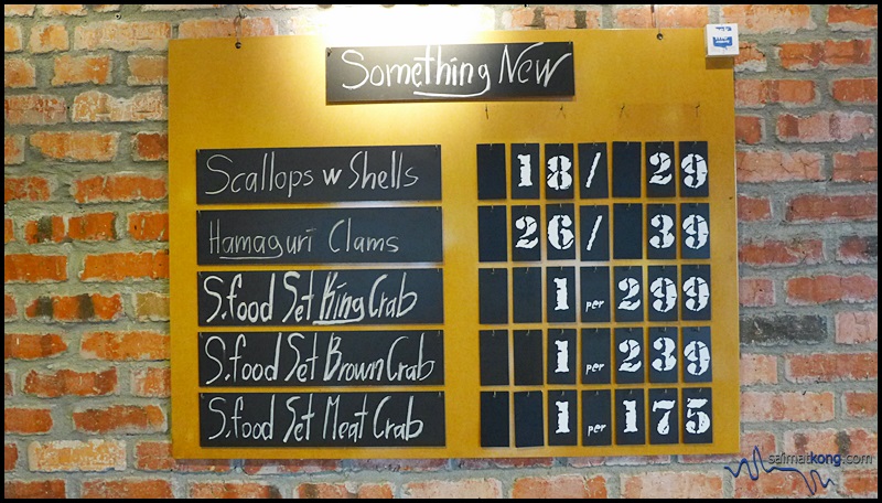 Prices of crabs and fresh seafood are based on market rates which vary everyday and are displayed clearly on the board.