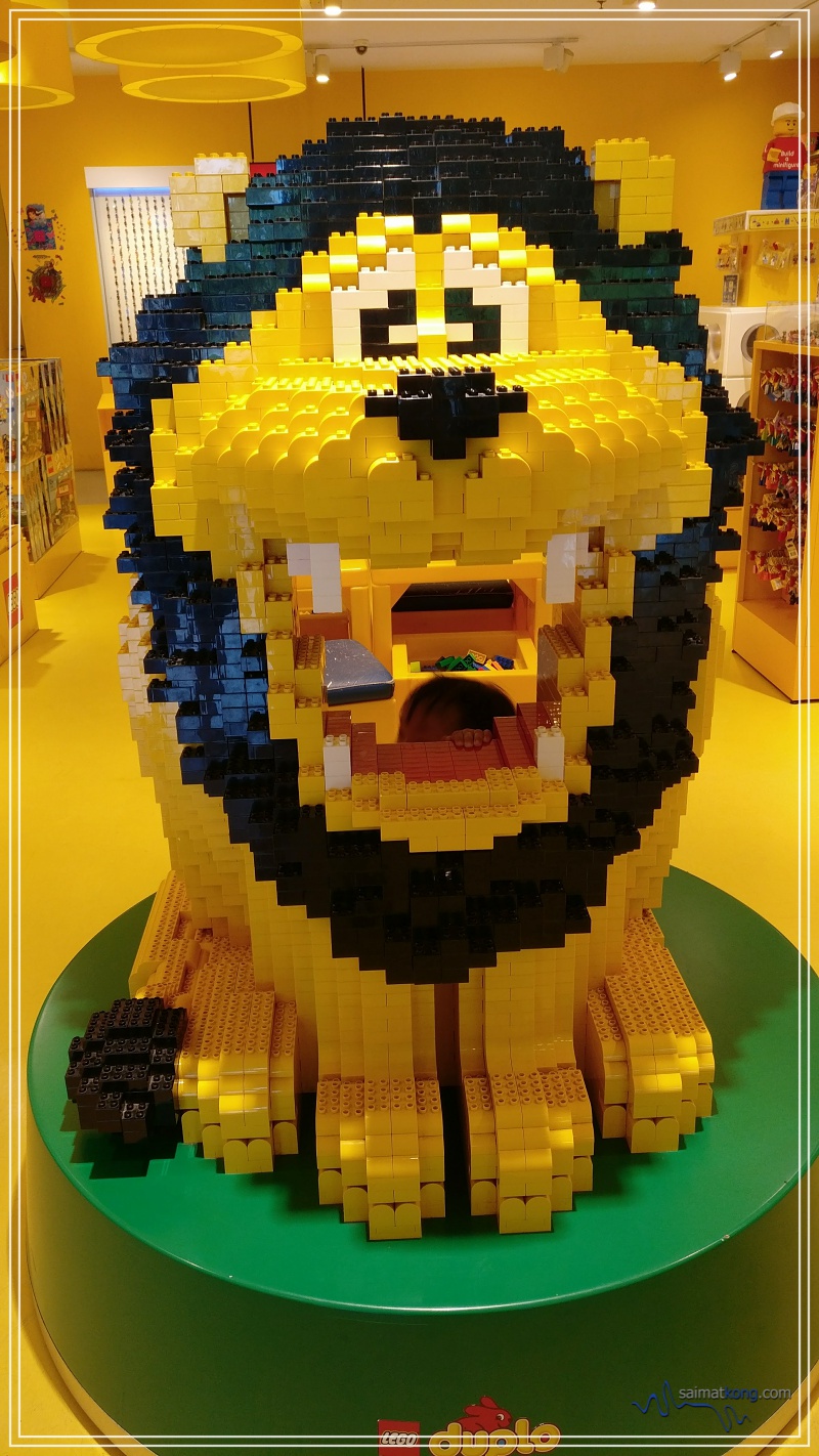 Spotted this awesome lion built with lego bricks at the Lego Certified Store @ Beachwalk Shopping Center