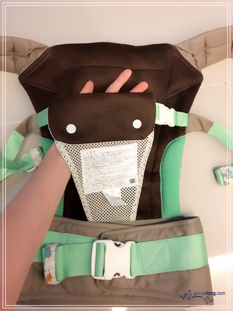 Safety Belt: One of the distinctive feature of the EU SPC carrier is that it comes attached with a safety belt on the inside of the carrier that keeps baby extra secure. 