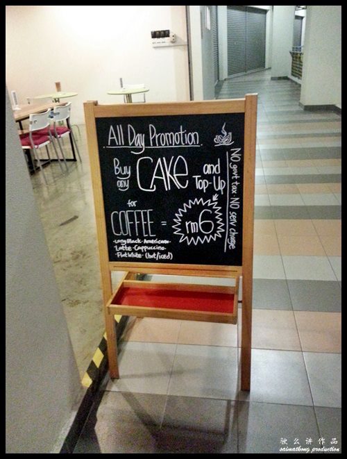 CAFFEine @ SetiaWalk, Puchong : The chalkboard shows the current All Day Promotion