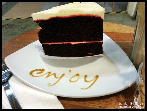 CAFFEine @ SetiaWalk, Puchong : Red Velvet Cake