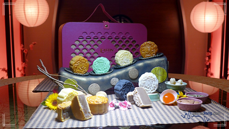 Exquisite Baked and Snow Skin Mooncakes from Eastin Hotel Kuala Lumpur