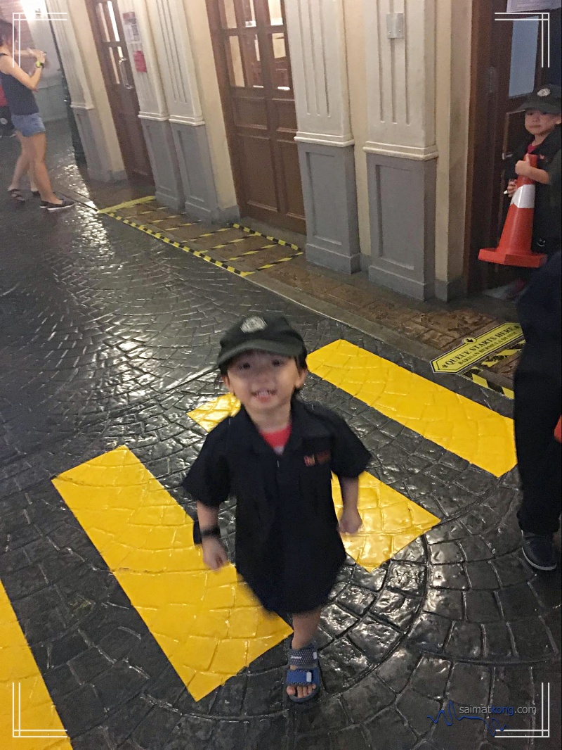 KidZania - Aiden is pretty excited as he gets to experience and take on the role as a police officer. 
