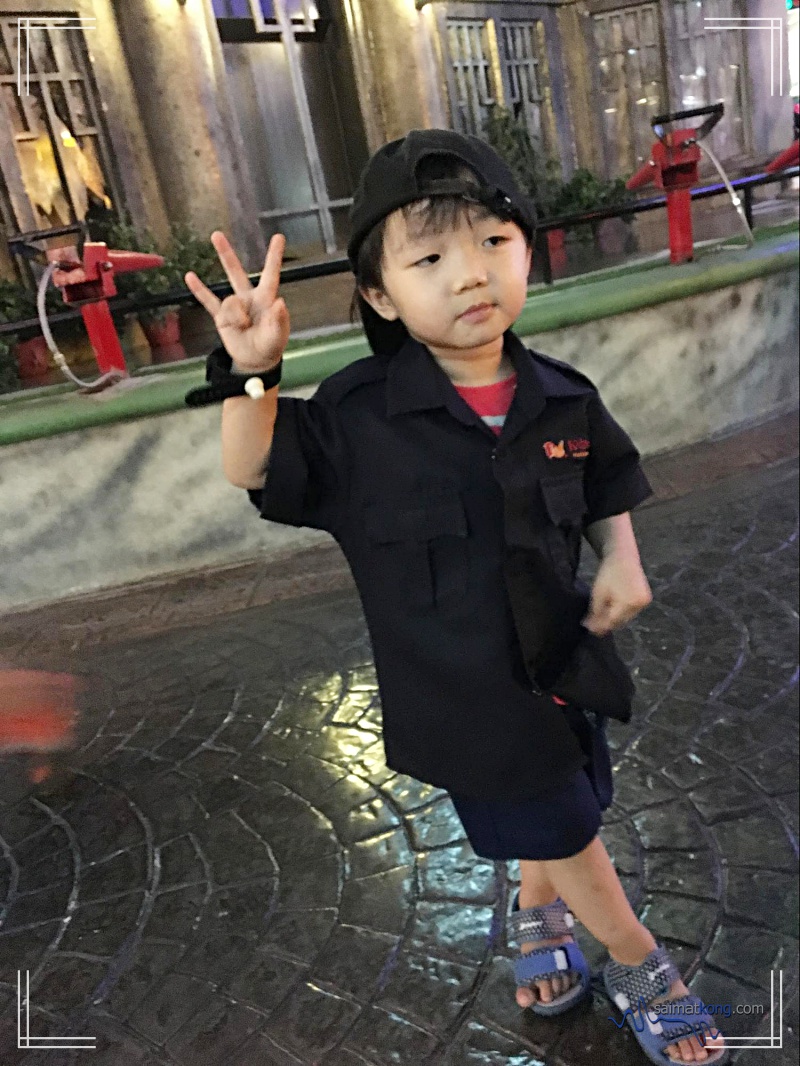 KidZania - Aiden is pretty excited as he gets to experience and take on the role as a police officer. 