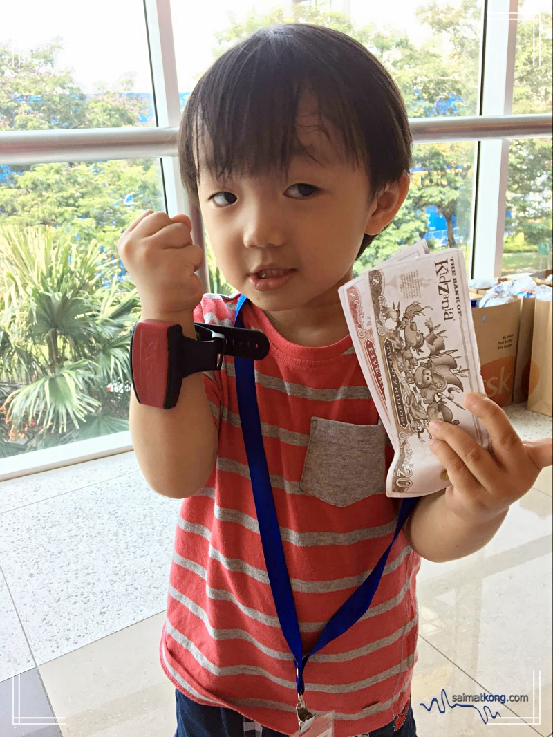 Scott's 'Bright Little Explorers' Campaign @ KidZania Kuala Lumpur - Aiden is all ready for a fun day @ KidZania with his KidZos.