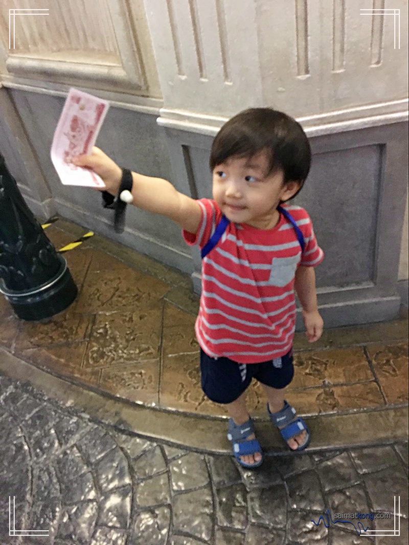 Besides having so much fun working, the best part is Aiden gets to earn Kidzos (currency used in Kidzania).