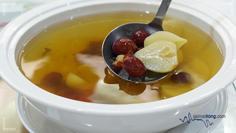 CNY 2018 @ Dynasty Restaurant, Renaissance - Double boiled sweetened chrysanthemum tea with pear, red Dates and Aloe Vera & Dynasty’s Fortune Pastries