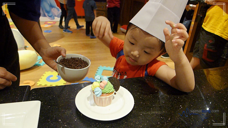 Fun Kids Extravaganza @ TEMPTationS - There’s a Kids Corner to keep the kids entertained with various fun activities such as drawing competition, face painting, movies and cupcake/ cookie decoration while parents can enjoy their Long Lunch buffet.