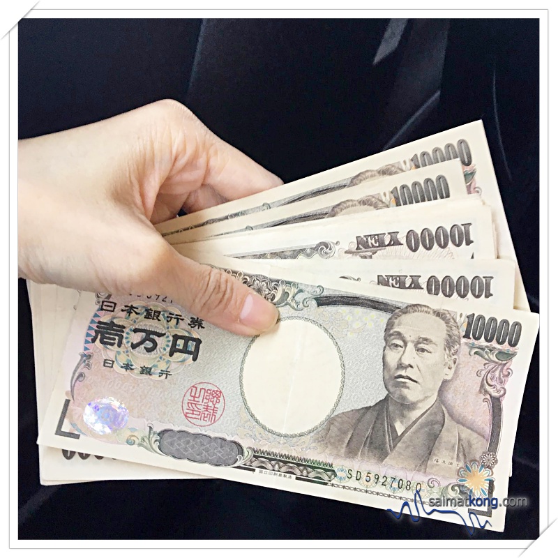 Our Travel Essentials to Japan - CASH (JAPANESE YEN)