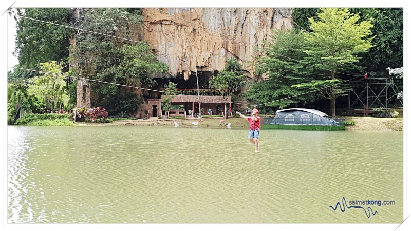 Fun Things To Do @ Lost World Of Tambun, Ipoh - As I’m going up, I realized that it wasn’t as scary as I thought it would be, instead it was quite fun! 