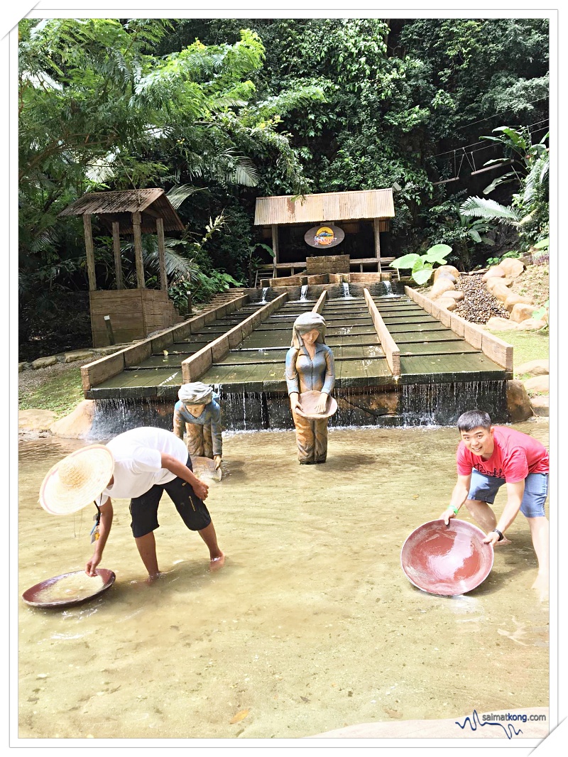 Fun Things To Do @ Lost World Of Tambun, Ipoh - Ever wondered how tin mining activities were like? Take a journey back in time and take part in the “dulang washing" activity.