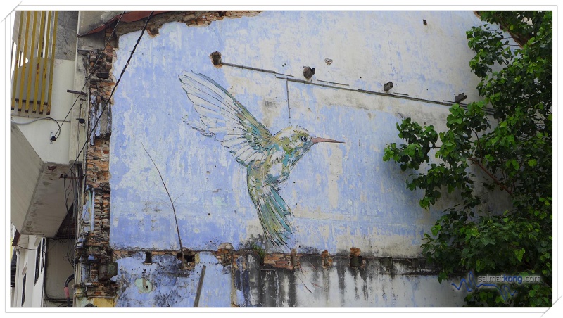 Ipoh Trip 2018 - Fun Things To Do in Ipoh - We went street art hunting with the kids around Ipoh old town and had so much fun. A Yellow Hummingbird 