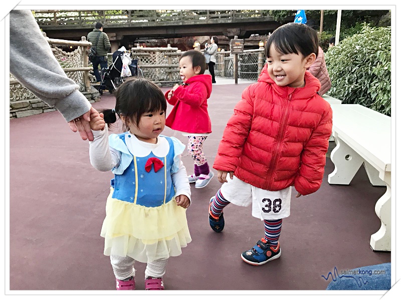 Tokyo Disneyland 2018 - When Aiden meets a cute ‘Snow White’