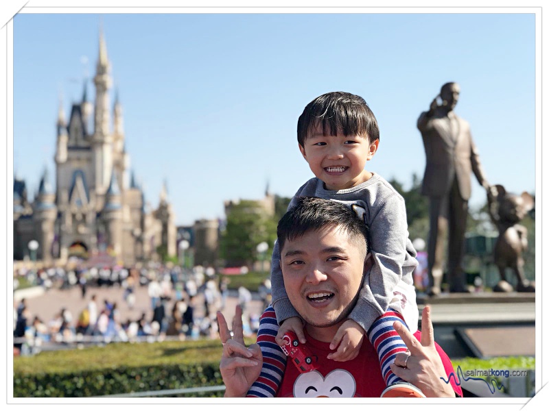 Tokyo Disneyland 2018 - Best photo spot to capture the magic of Tokyo Disneyland : Cinderella Castle