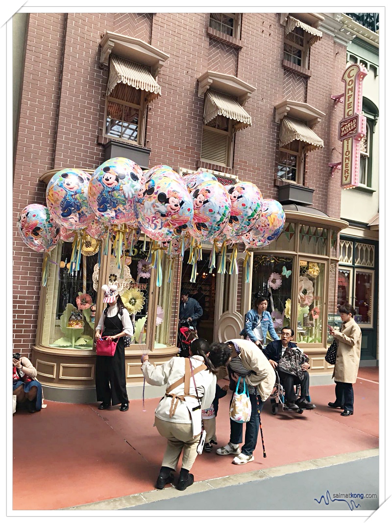 Tokyo Disneyland 2018 - Get a Disney Anniversary Balloon from the balloon vendors at the park.