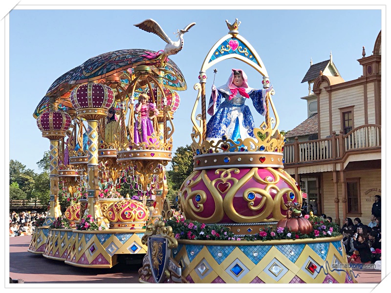 Tokyo Disneyland 2018 - Dreaming Up is Tokyo Disneyland’s new parade to celebrate the theme park’s 35th anniversary. 