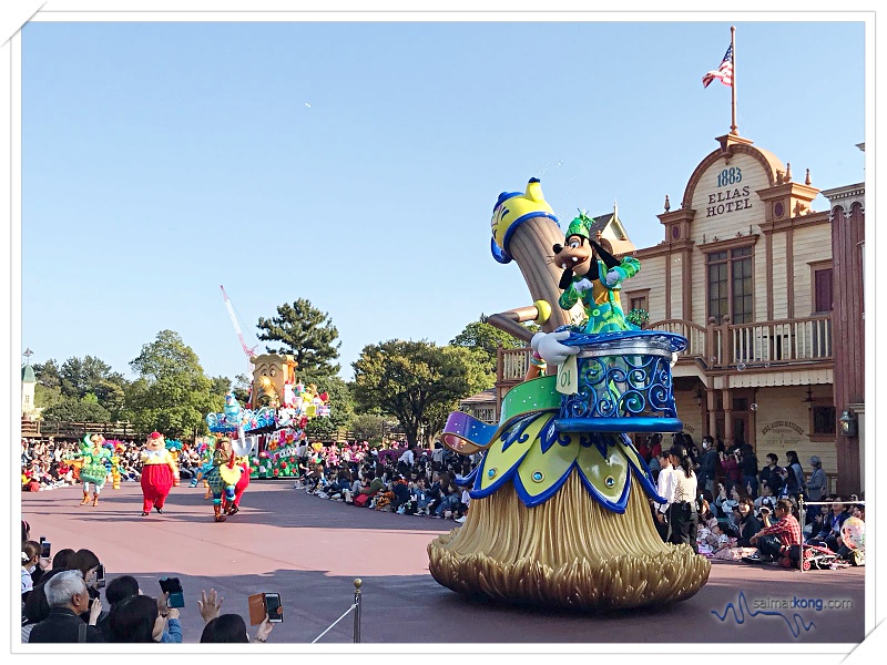 Tokyo Disneyland 2018 - Dreaming Up is Tokyo Disneyland’s new parade to celebrate the theme park’s 35th anniversary. 