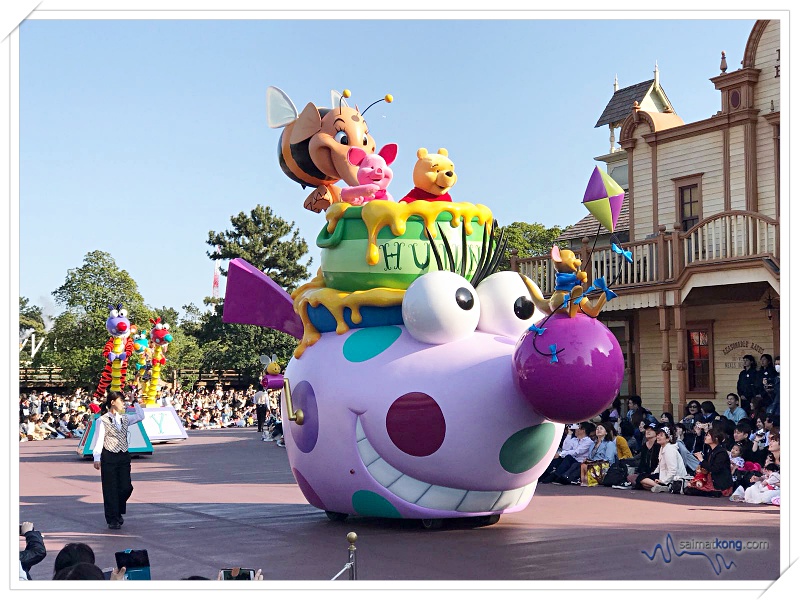 Tokyo Disneyland 2018 - Dreaming Up is Tokyo Disneyland’s new parade to celebrate the theme park’s 35th anniversary. 