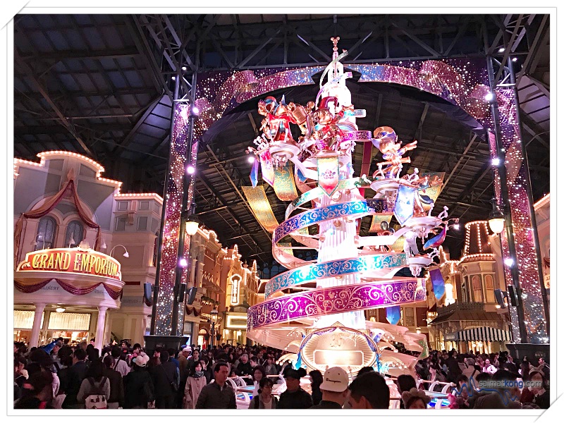 Tokyo Disneyland 2018 - World Bazaar is transformed into Celebration Street to celebrate Tokyo Disney’s 35th Anniversary. 