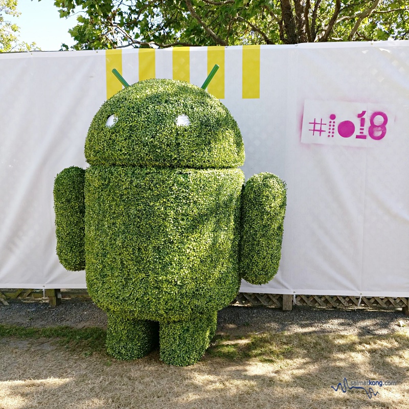 Google IO 2018 - Google Android Lawn Statues is a nice place to take photos with a series of large foam statues.