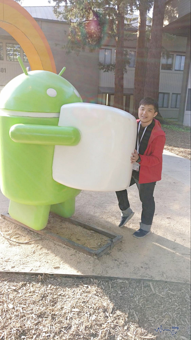 Google IO 2018 - Google Android Lawn Statues is a nice place to take photos with a series of large foam statues. Android Marshmallow