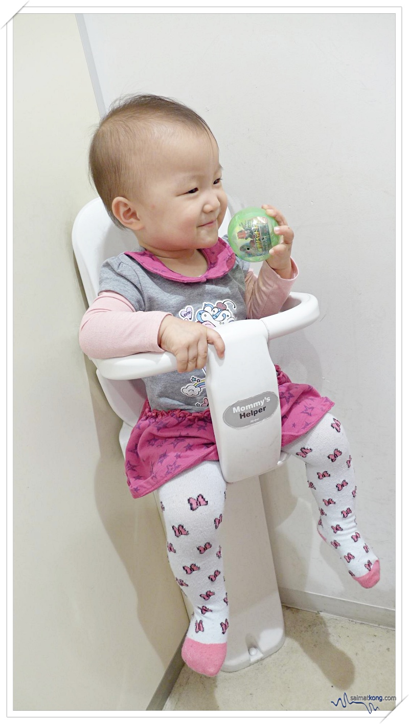 Tokyo Trip Itinerary & Highlights (Part 2) - I must say that Tokyo is a baby friendly city. Traveling in Japan is made easier with all the nice facilities. One of it is this useful Mommy’s Helper in the Baby Room for baby & toddler to sit on while waiting for mommy to prepare the milk. 
