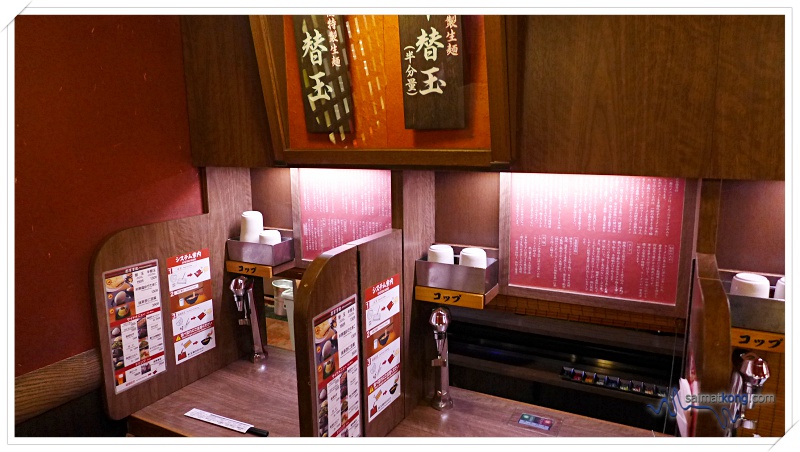 Tokyo Trip 2018 Highlights & Itinerary (Part 1) - Tried Ichiran Ramen coz the queue weren’t too long. Love the interesting dining experience where each diner have their own cubicle to enjoy the ramen.