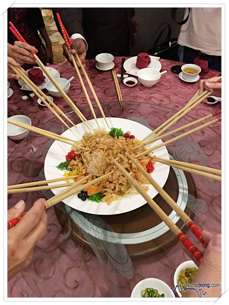 Auspicious Lunar New Year Feast at Dynasty Restaurant, Renaissance Kuala Lumpur Hotel- Yee Sang is a must have during Chinese New Year.